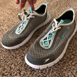 Speedo water shoes